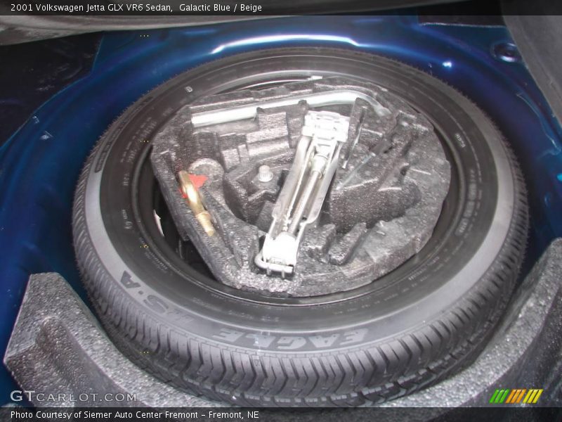 Galactic Blue / Beige 2001 Volkswagen Jetta GLX VR6 Sedan
