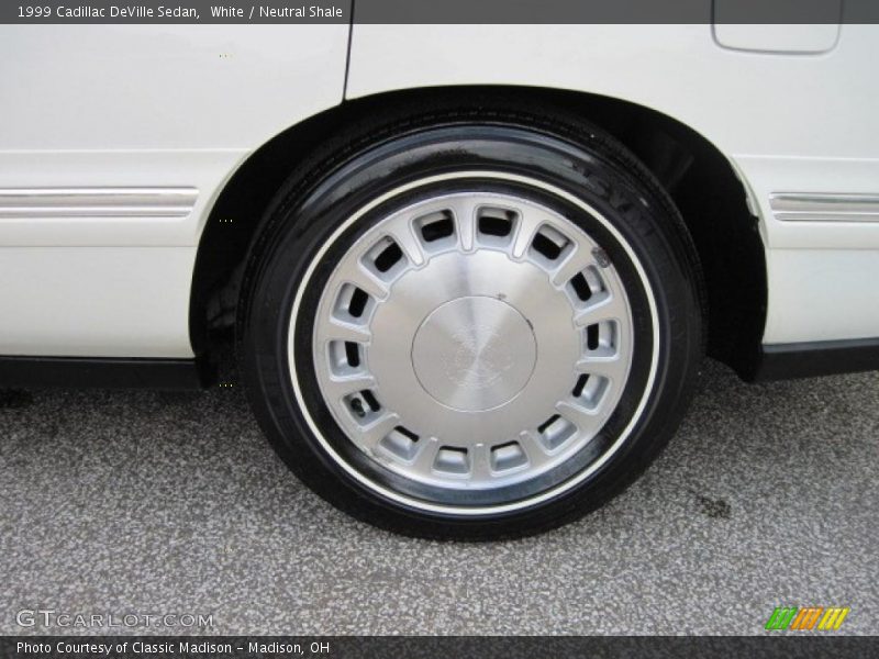 White / Neutral Shale 1999 Cadillac DeVille Sedan