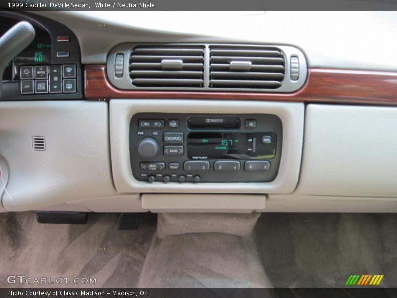 White / Neutral Shale 1999 Cadillac DeVille Sedan