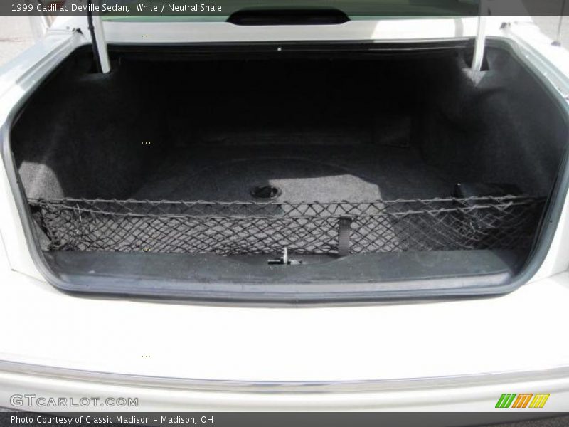 White / Neutral Shale 1999 Cadillac DeVille Sedan