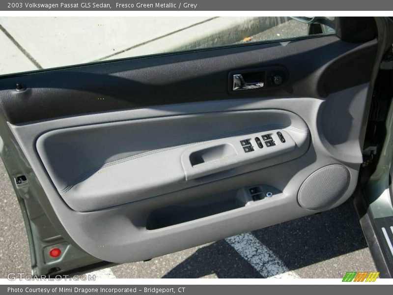 Fresco Green Metallic / Grey 2003 Volkswagen Passat GLS Sedan