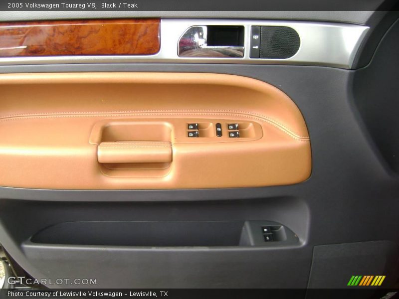 Black / Teak 2005 Volkswagen Touareg V8