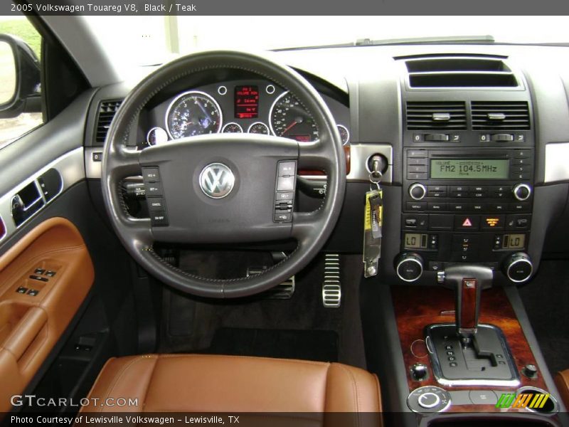 Black / Teak 2005 Volkswagen Touareg V8