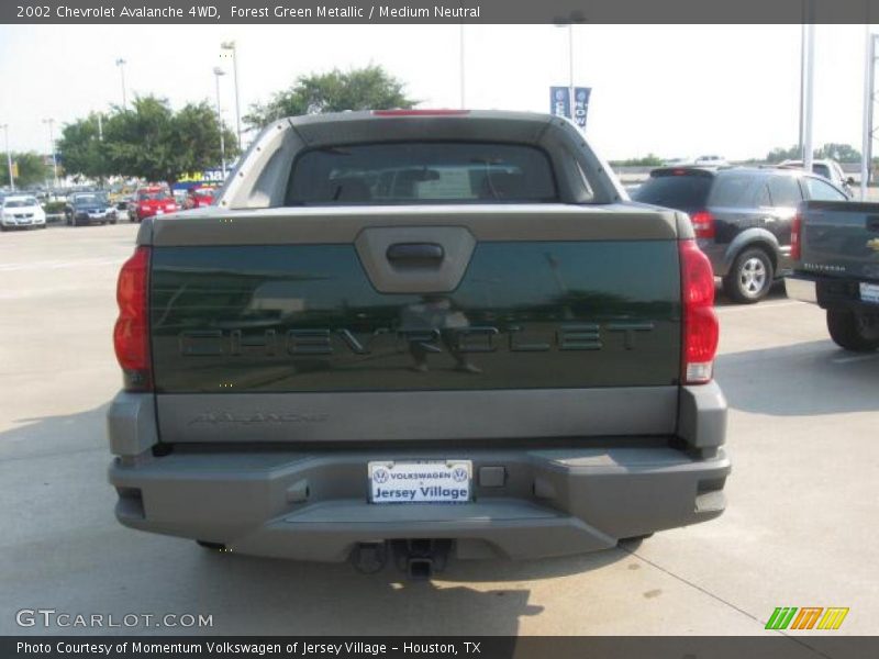 Forest Green Metallic / Medium Neutral 2002 Chevrolet Avalanche 4WD