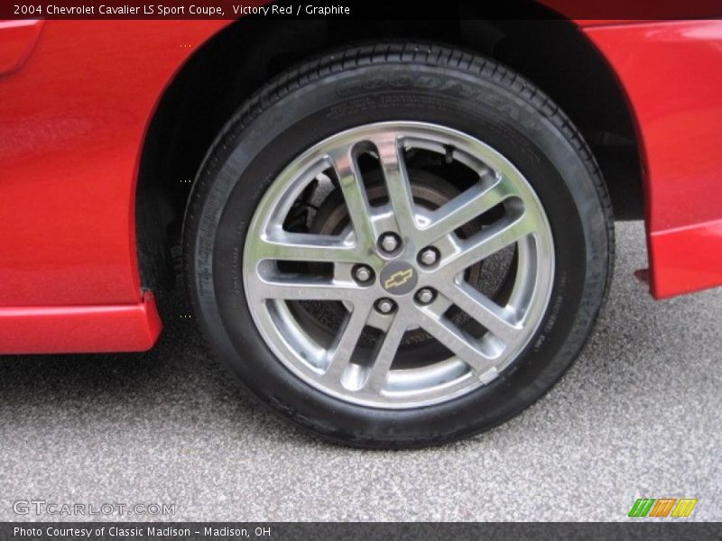 Victory Red / Graphite 2004 Chevrolet Cavalier LS Sport Coupe
