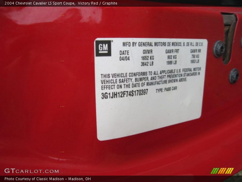 Victory Red / Graphite 2004 Chevrolet Cavalier LS Sport Coupe
