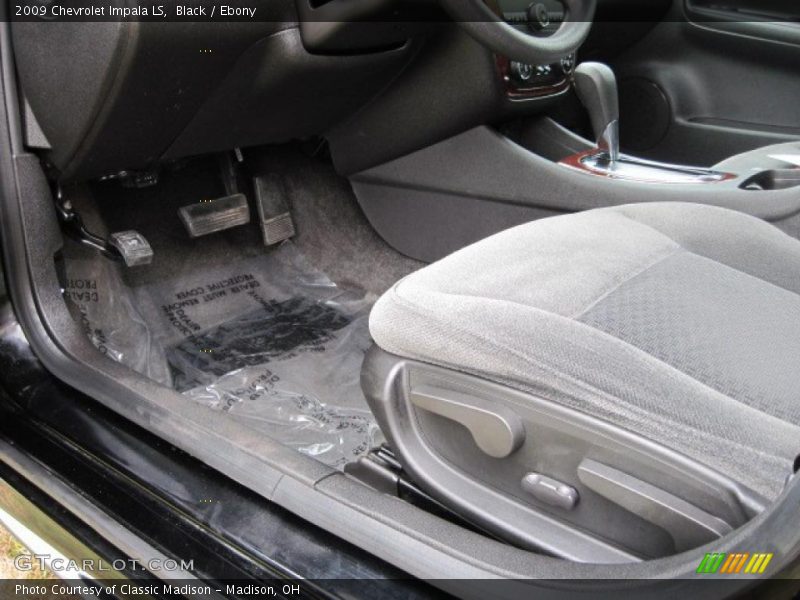 Black / Ebony 2009 Chevrolet Impala LS