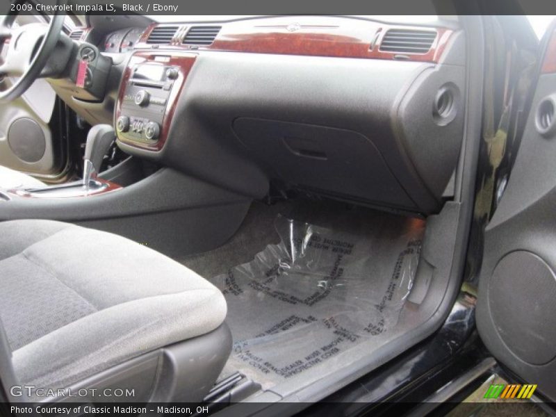 Black / Ebony 2009 Chevrolet Impala LS