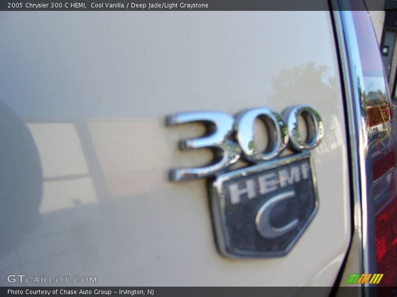 Cool Vanilla / Deep Jade/Light Graystone 2005 Chrysler 300 C HEMI