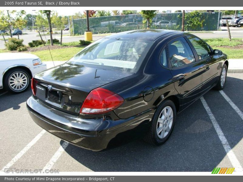 Black / Ebony Black 2005 Ford Taurus SE