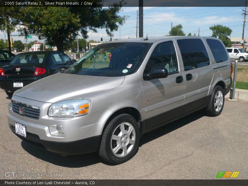 Silver Pearl Metallic / Grey 2005 Saturn Relay 2