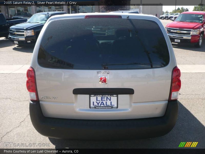 Silver Pearl Metallic / Grey 2005 Saturn Relay 2