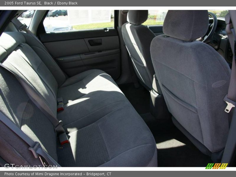 Black / Ebony Black 2005 Ford Taurus SE