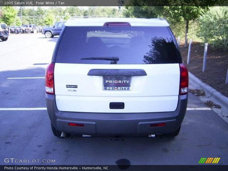 Polar White / Tan 2005 Saturn VUE