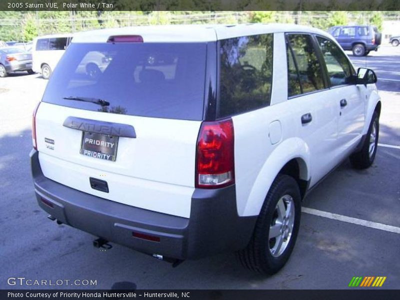 Polar White / Tan 2005 Saturn VUE