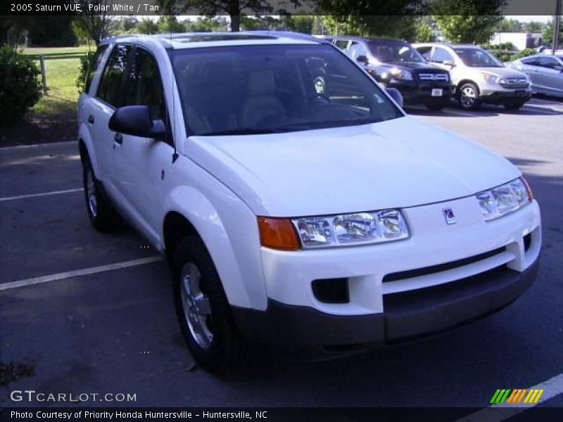 Polar White / Tan 2005 Saturn VUE