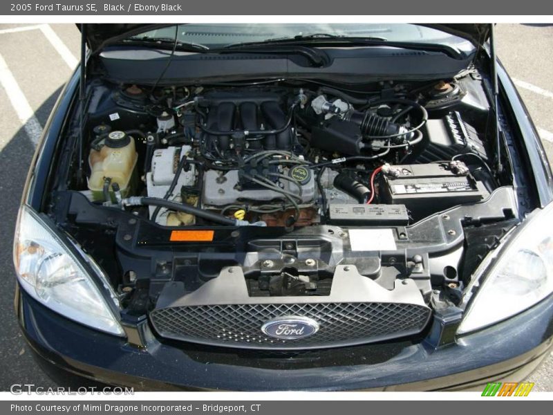 Black / Ebony Black 2005 Ford Taurus SE