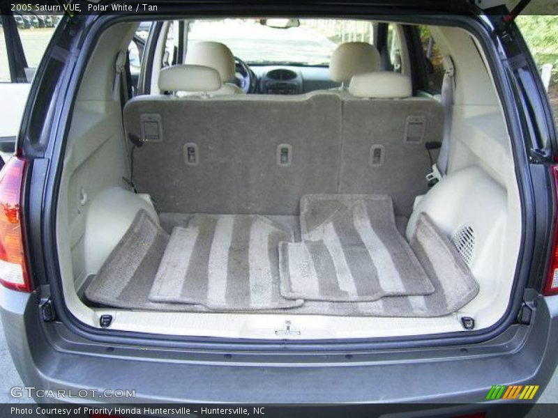 Polar White / Tan 2005 Saturn VUE