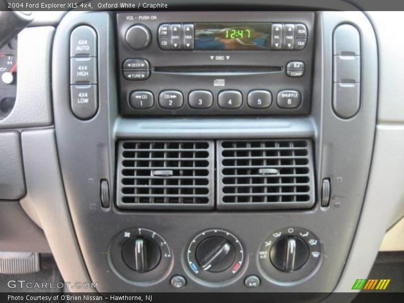 Oxford White / Graphite 2004 Ford Explorer XLS 4x4