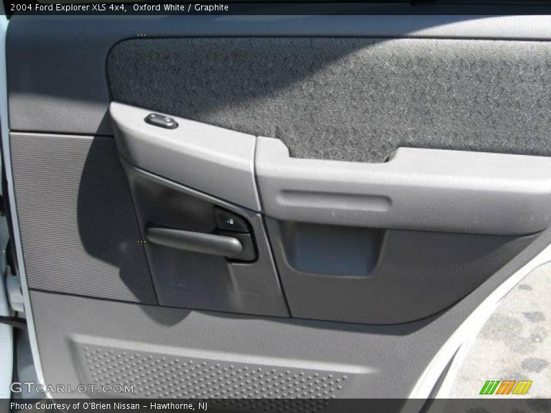 Oxford White / Graphite 2004 Ford Explorer XLS 4x4