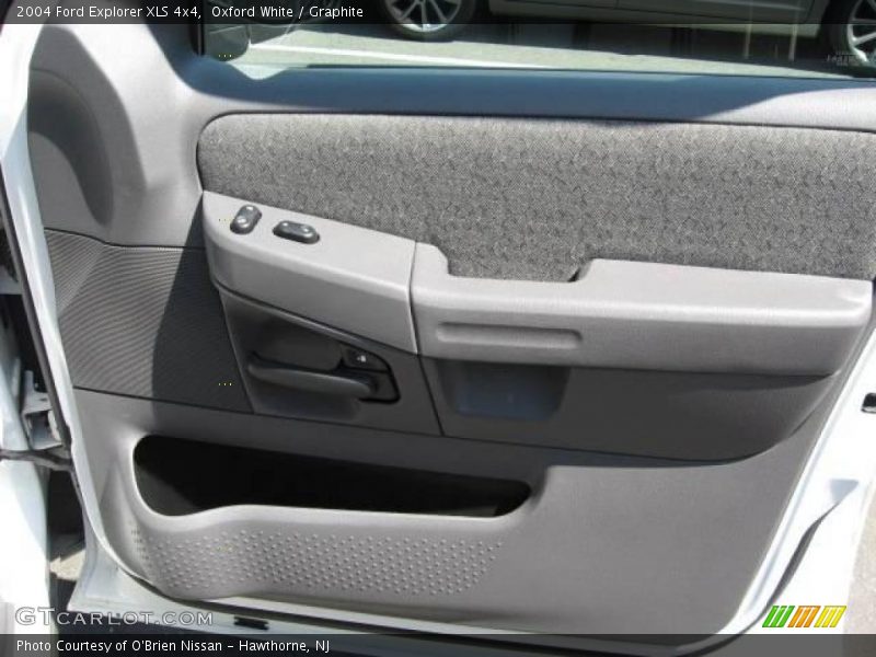Oxford White / Graphite 2004 Ford Explorer XLS 4x4