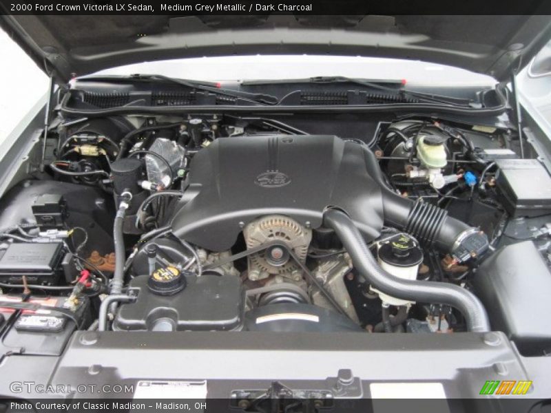 Medium Grey Metallic / Dark Charcoal 2000 Ford Crown Victoria LX Sedan