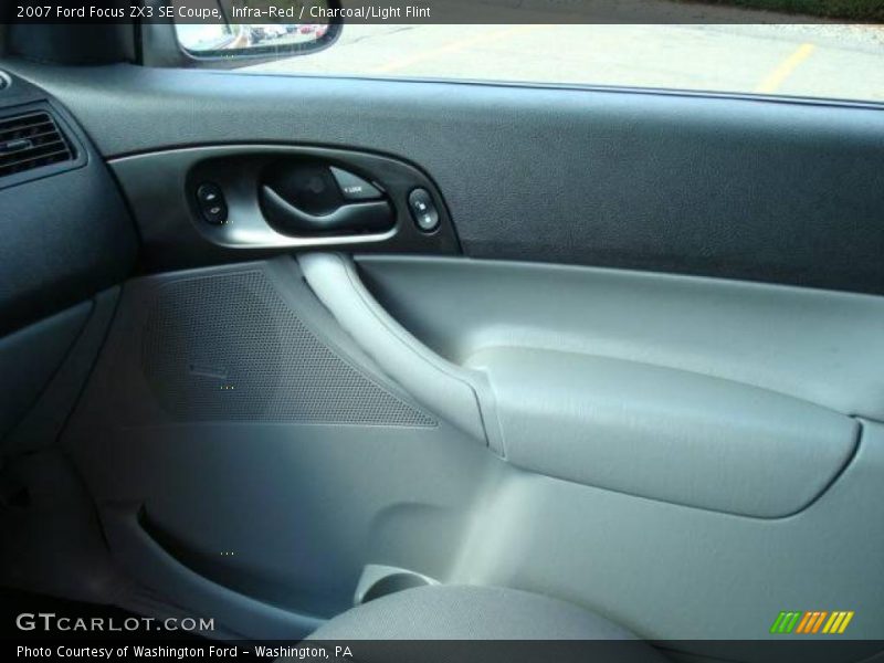Infra-Red / Charcoal/Light Flint 2007 Ford Focus ZX3 SE Coupe