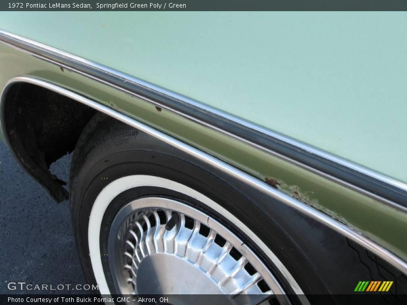 Springfield Green Poly / Green 1972 Pontiac LeMans Sedan