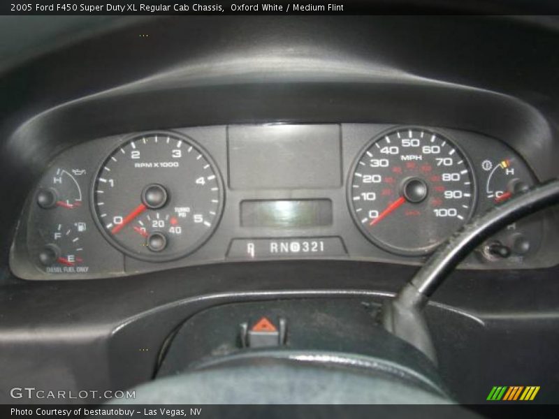 Oxford White / Medium Flint 2005 Ford F450 Super Duty XL Regular Cab Chassis