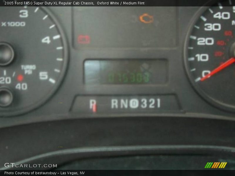 Oxford White / Medium Flint 2005 Ford F450 Super Duty XL Regular Cab Chassis