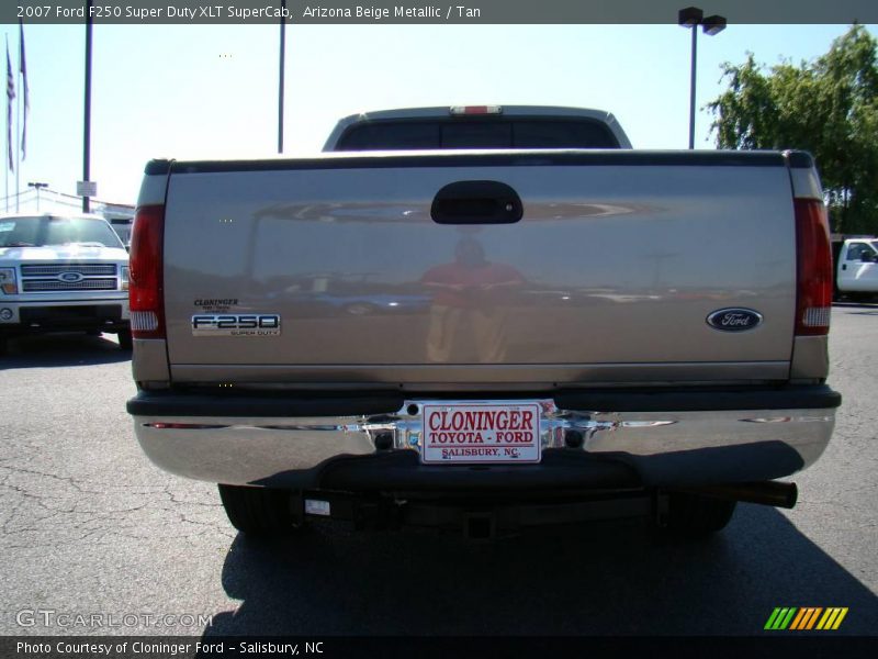 Arizona Beige Metallic / Tan 2007 Ford F250 Super Duty XLT SuperCab