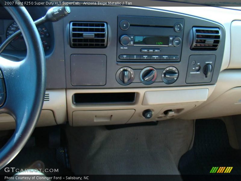 Arizona Beige Metallic / Tan 2007 Ford F250 Super Duty XLT SuperCab