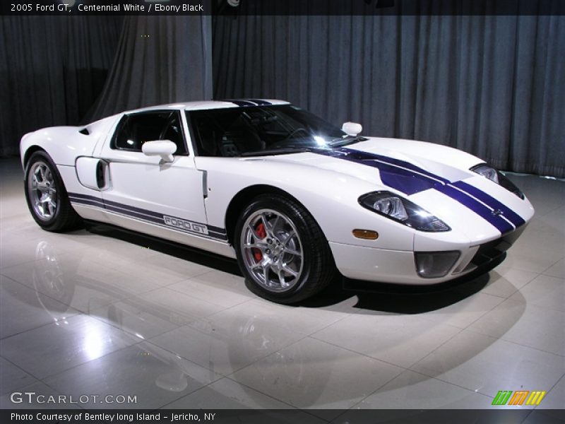 Front 3/4 View of 2005 GT 