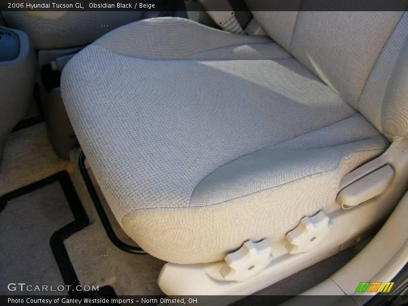 Obsidian Black / Beige 2006 Hyundai Tucson GL