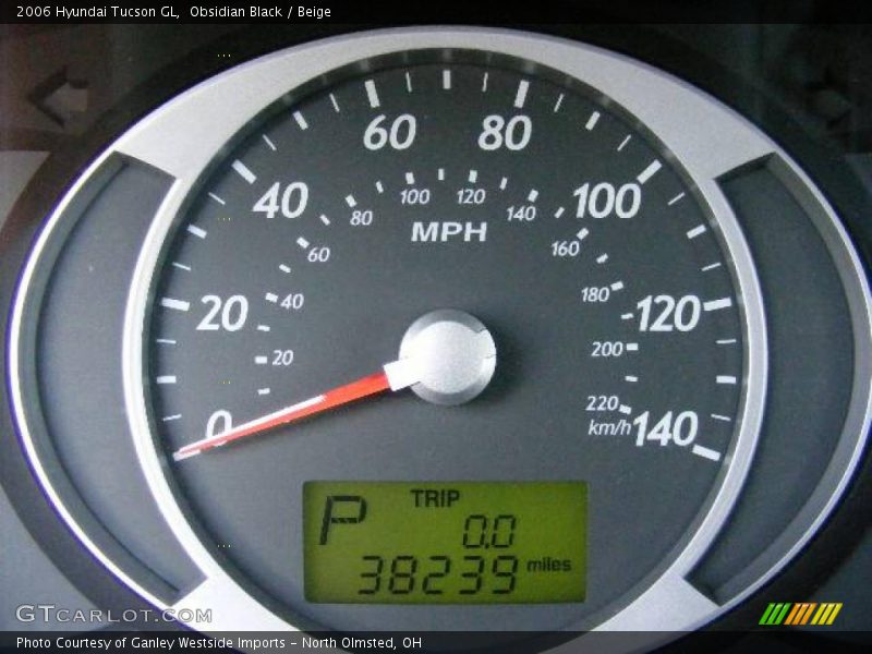 Obsidian Black / Beige 2006 Hyundai Tucson GL