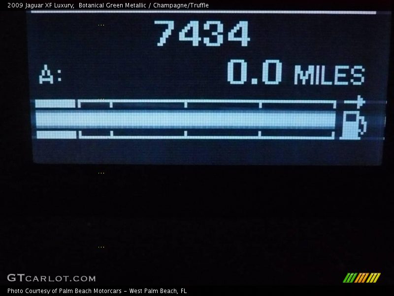 Botanical Green Metallic / Champagne/Truffle 2009 Jaguar XF Luxury