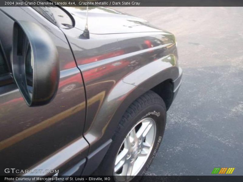 Graphite Metallic / Dark Slate Gray 2004 Jeep Grand Cherokee Laredo 4x4