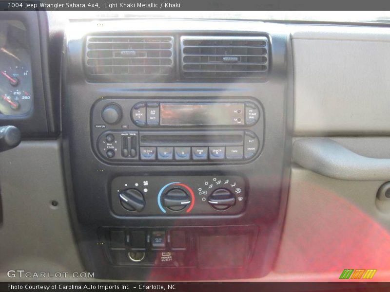 Light Khaki Metallic / Khaki 2004 Jeep Wrangler Sahara 4x4