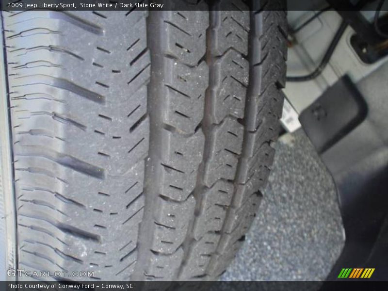 Stone White / Dark Slate Gray 2009 Jeep Liberty Sport