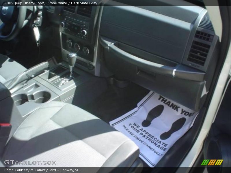Stone White / Dark Slate Gray 2009 Jeep Liberty Sport