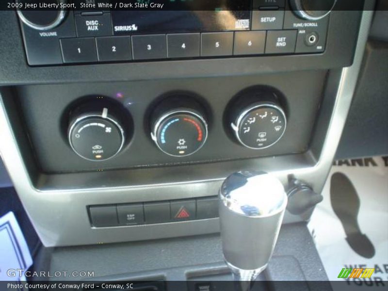 Stone White / Dark Slate Gray 2009 Jeep Liberty Sport