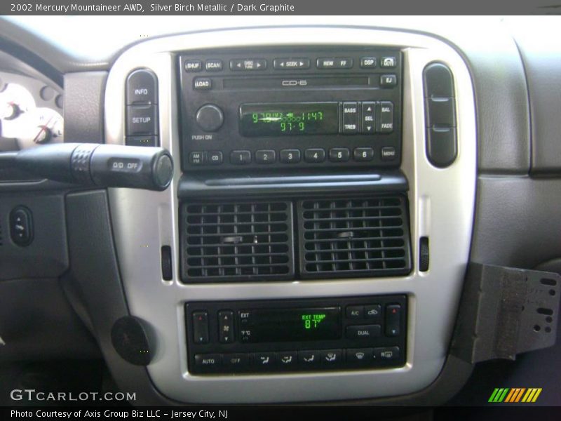 Silver Birch Metallic / Dark Graphite 2002 Mercury Mountaineer AWD