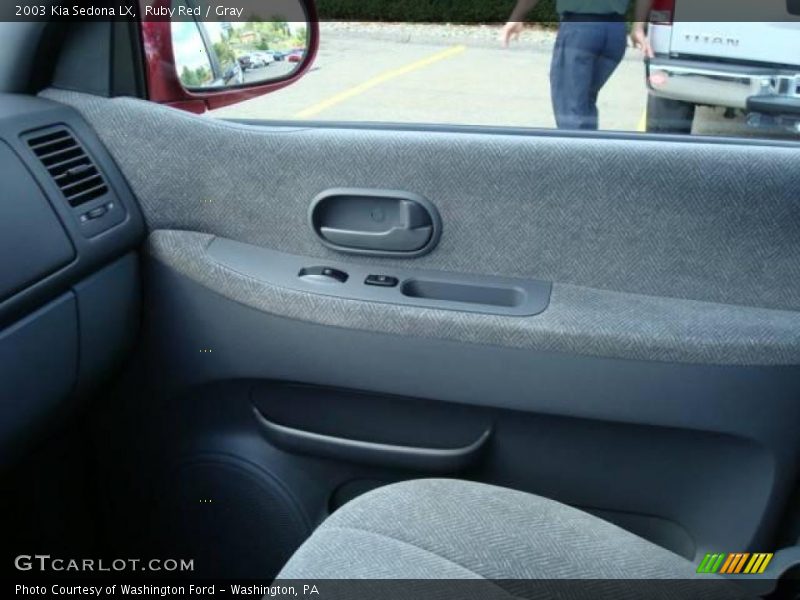 Ruby Red / Gray 2003 Kia Sedona LX