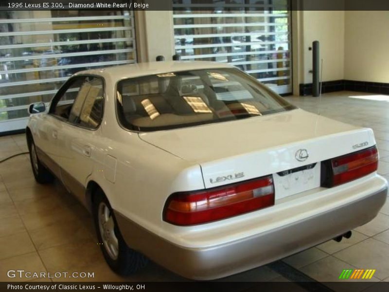 Diamond White Pearl / Beige 1996 Lexus ES 300