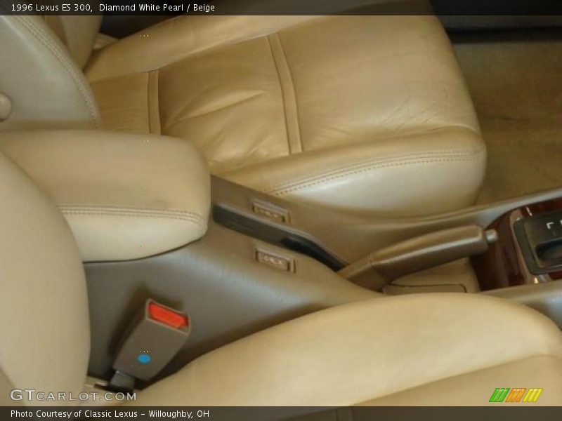 Diamond White Pearl / Beige 1996 Lexus ES 300