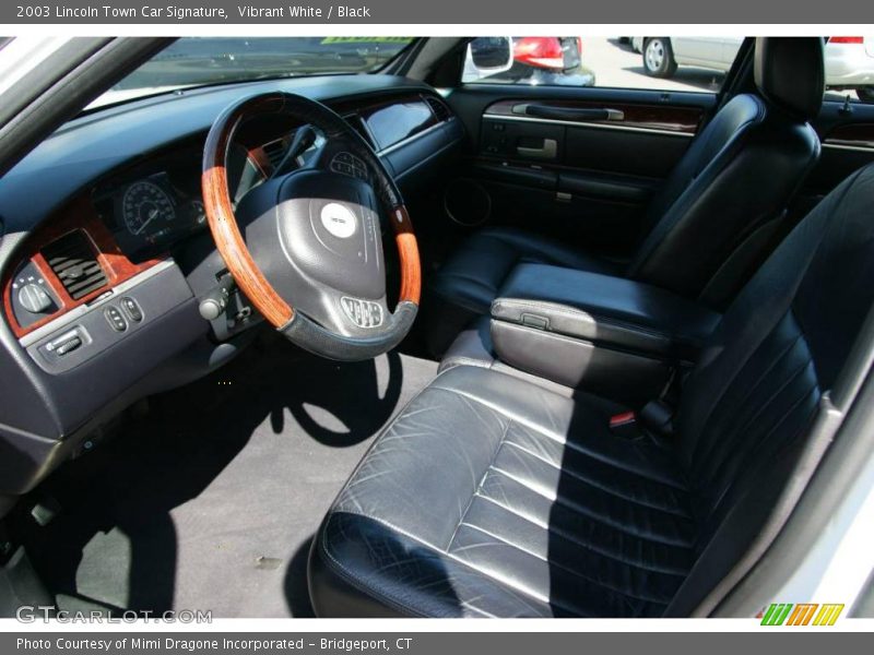 Vibrant White / Black 2003 Lincoln Town Car Signature
