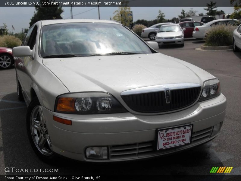 Ivory Parchment Metallic / Medium Parchment 2001 Lincoln LS V8