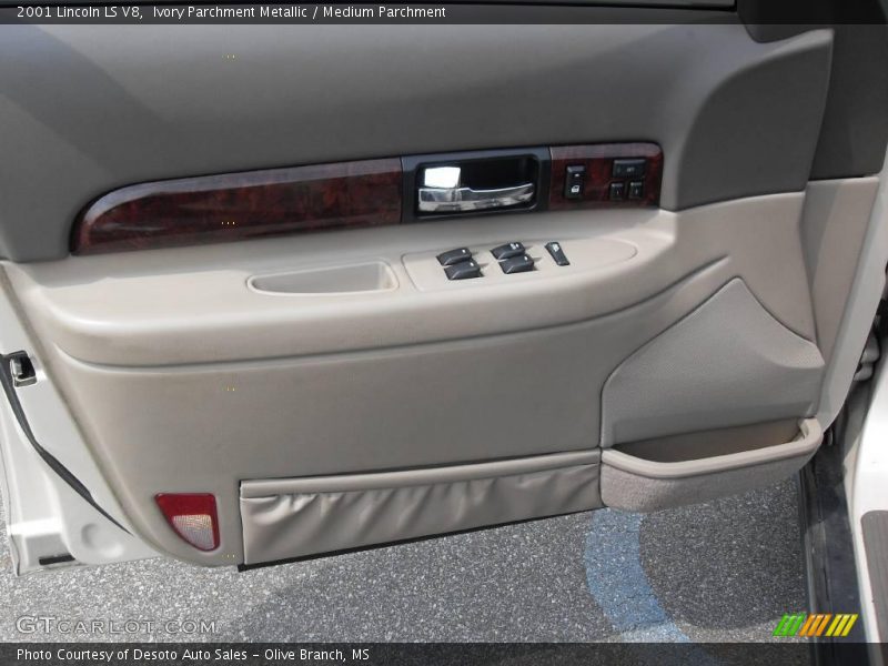 Ivory Parchment Metallic / Medium Parchment 2001 Lincoln LS V8