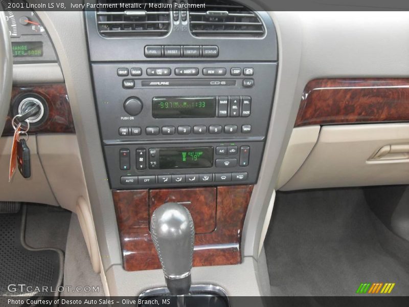Ivory Parchment Metallic / Medium Parchment 2001 Lincoln LS V8