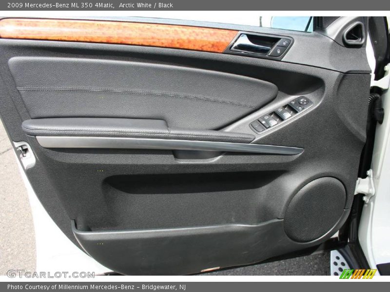 Arctic White / Black 2009 Mercedes-Benz ML 350 4Matic